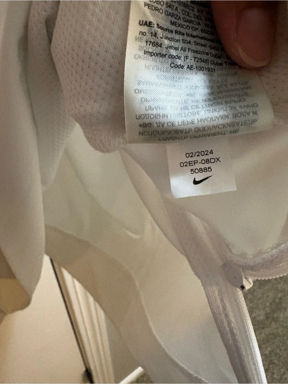 Nike Men’s White Sideline Short-Sleeve Quarter-Zip Pullover